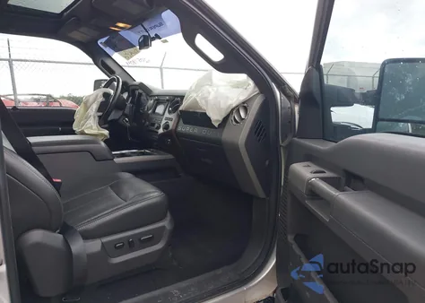 2011 Ford F-250 Lariat z USA, uszkodzony, nr VIN 1FT7W2BT4BEC18741